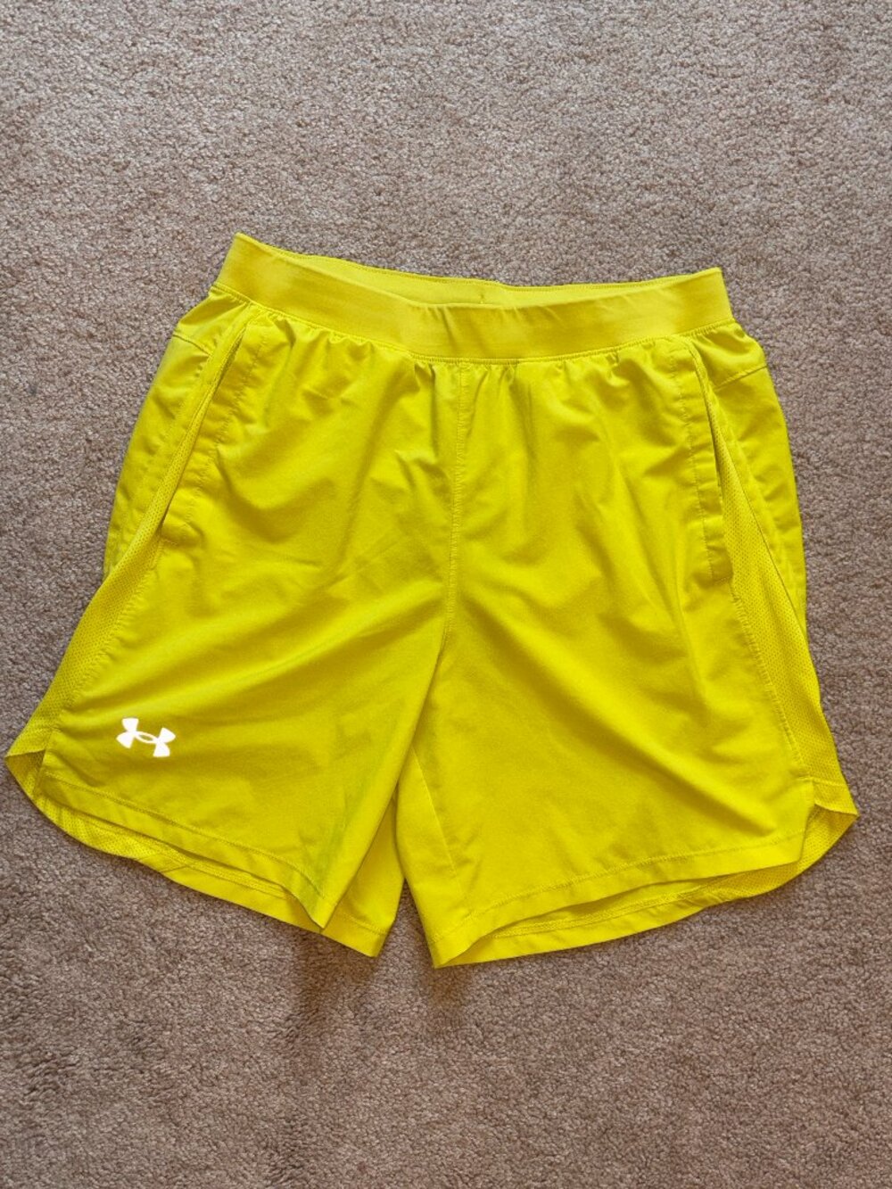 Men's Under Armor Fitted Neon Yellow Running Shorts w/Attached Brief L